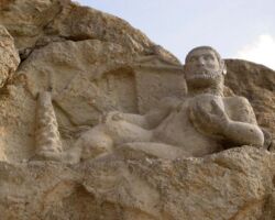 Dedication to Heracles Callinicus. Mt. Bisotun, Kermanšah province (Iran). 148 BC.