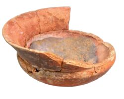 Bowl with blue paste contents excavated at Persepolis (Iran) in 1931. Oriental Institute Museum, Chicago, Inv. No. A 19384. Photo Alex Nagel, Courtesy of the Oriental Institute of the University of Chicago.